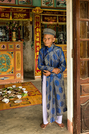 Elder in Family Home w/ Tet Offering