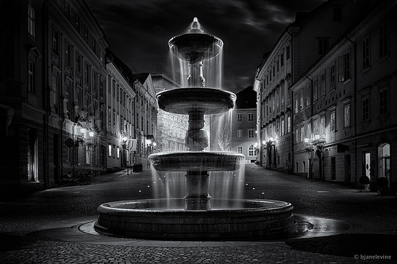 Night Fountain